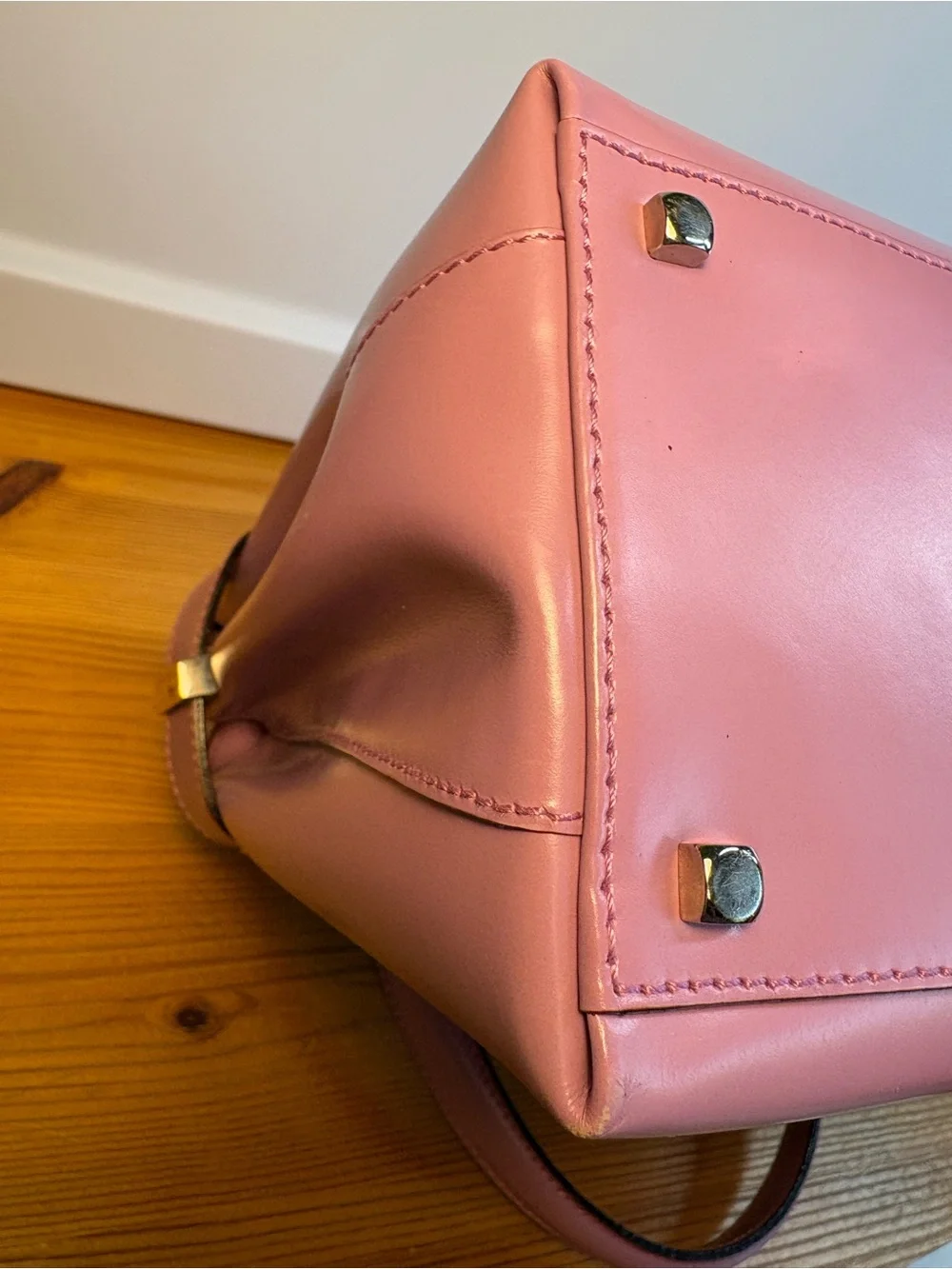 FERRAGAMO VINTAGE Y2K Women's Pink/Lavender Leather Top-Handle Handbag w/ strap